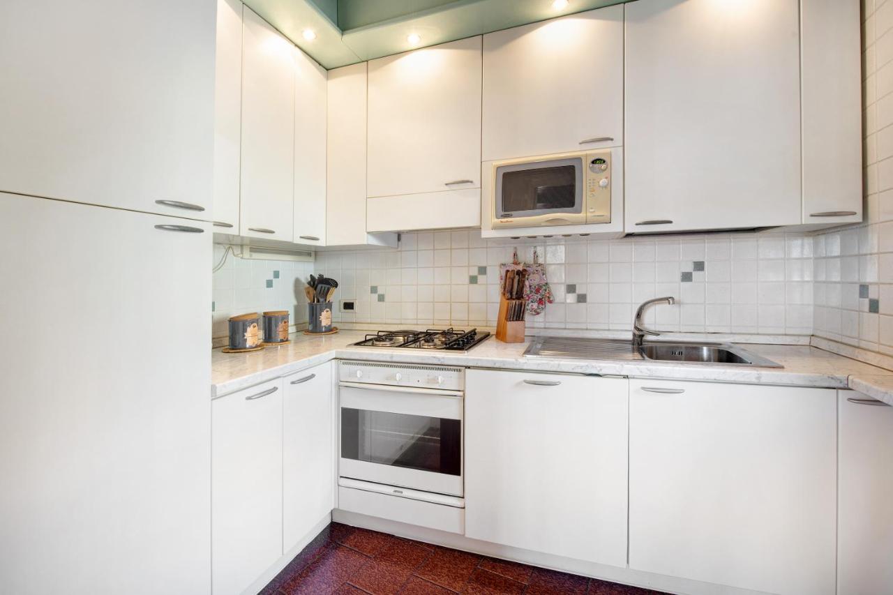 Lake View Apartment Gardone Riviera Buitenkant foto
