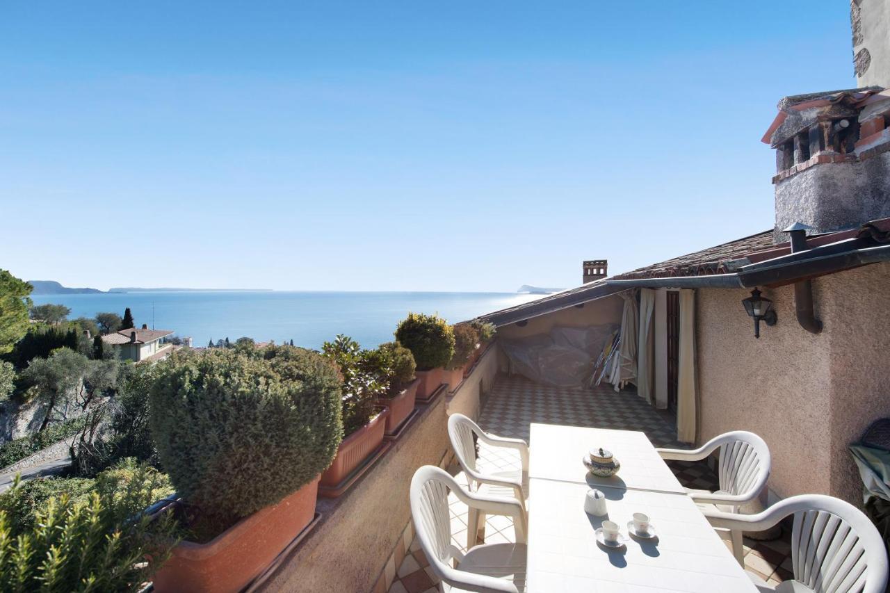 Lake View Apartment Gardone Riviera Buitenkant foto