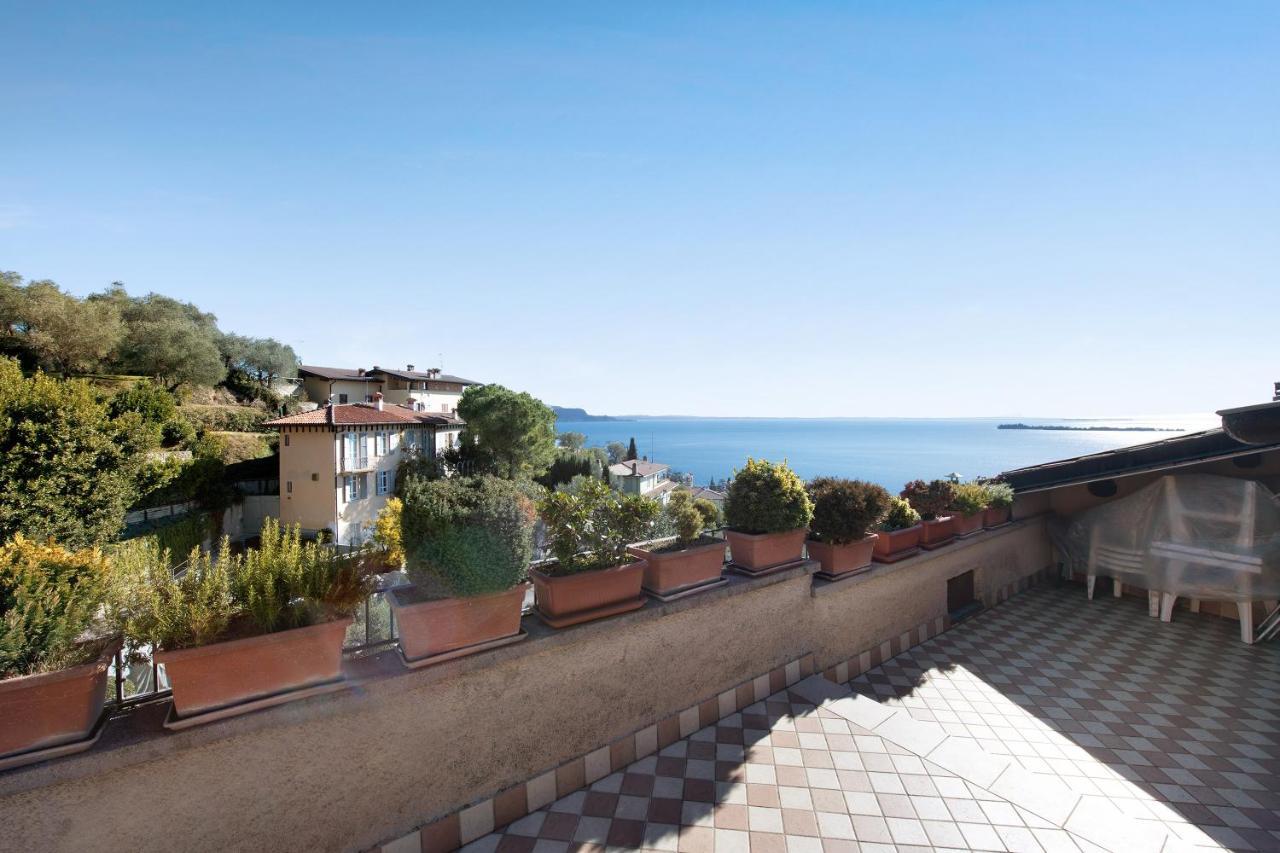 Lake View Apartment Gardone Riviera Buitenkant foto