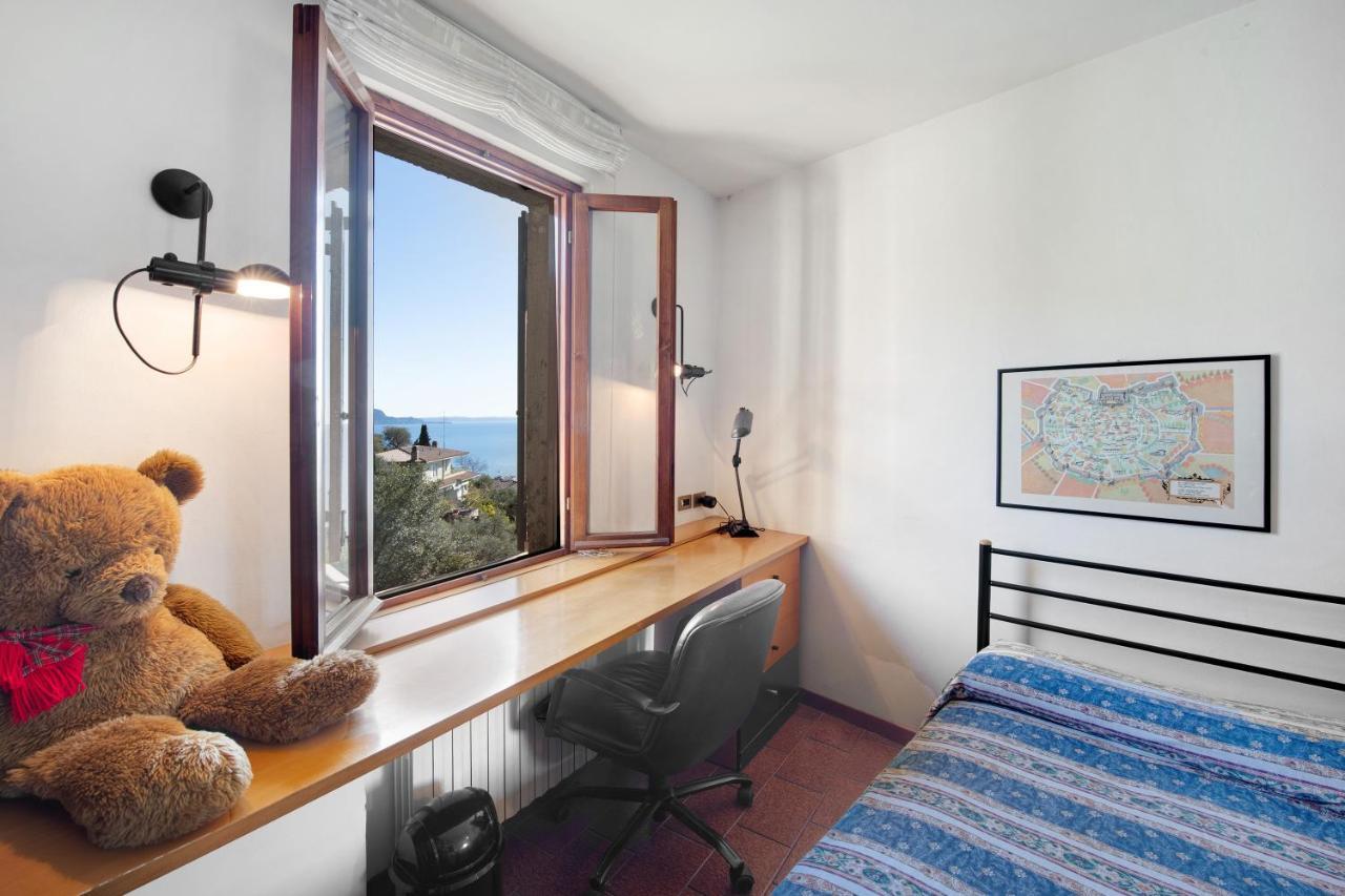 Lake View Apartment Gardone Riviera Buitenkant foto