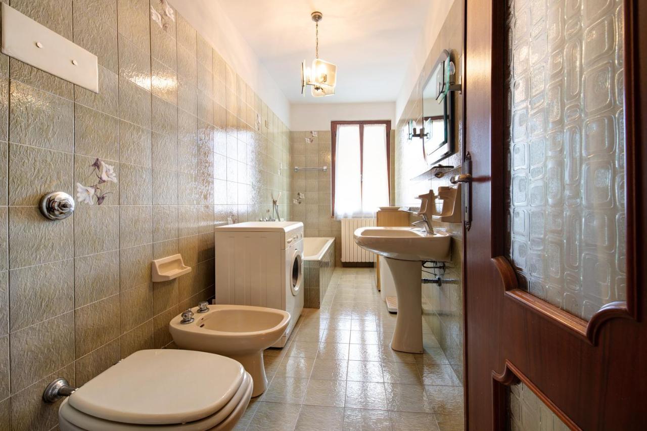 Lake View Apartment Gardone Riviera Buitenkant foto